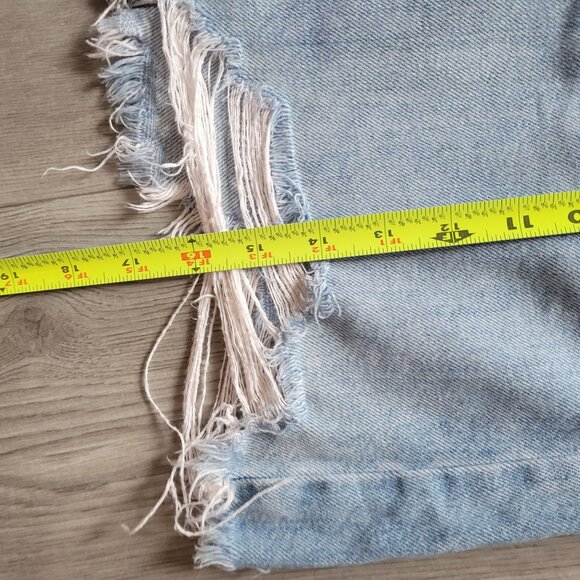 Hollister Ultra High-Rise Denim Skirt Size 30 Distressed Light Wash Cotton - Picture 6 of 6